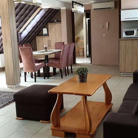 Szabo Lux Apartman シャールヴァール エクステリア 写真